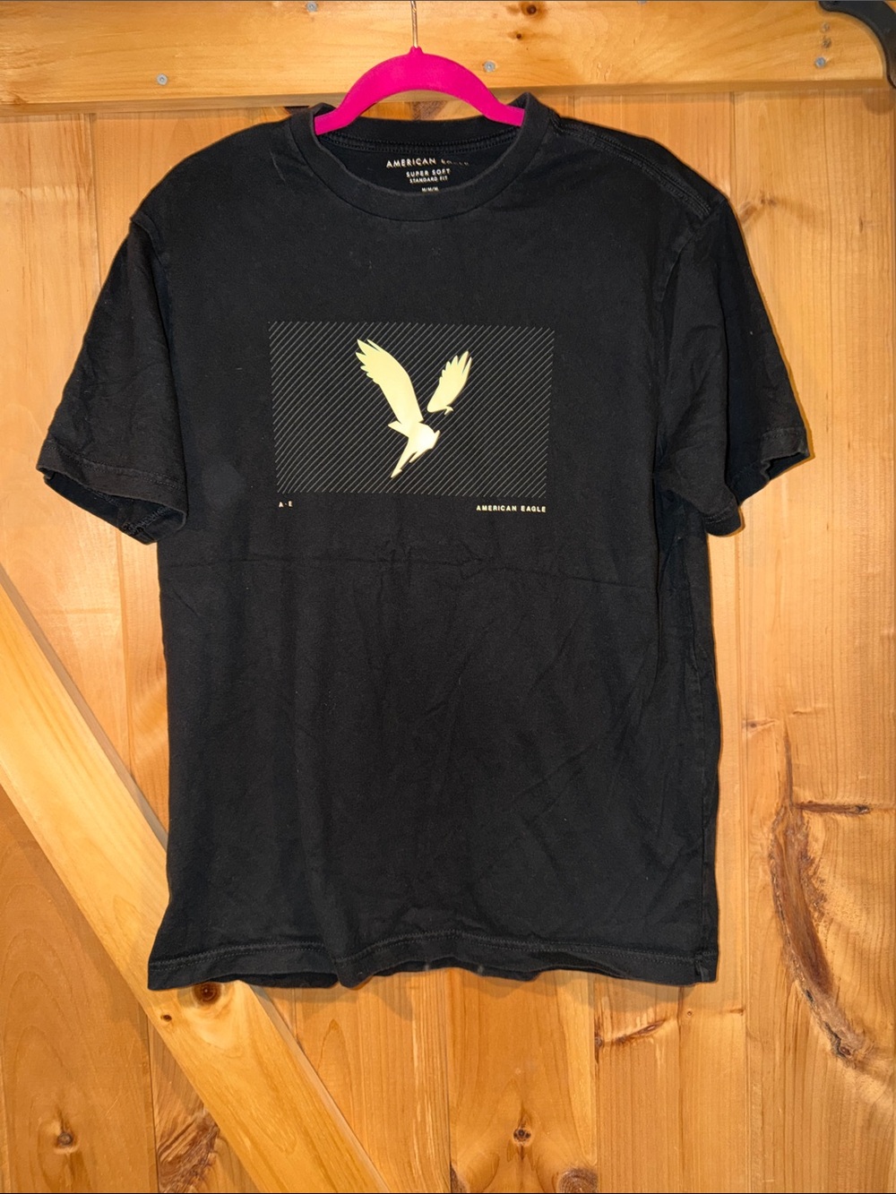 American Eagle Outfitters Men's Black Graphic Tee with White Logo